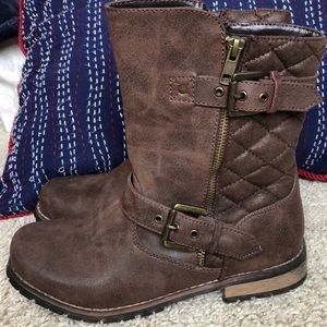 Women’s boots sz 7